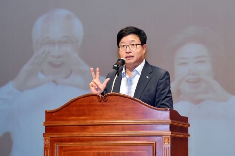 염태영 수원시장 “어르신들이 품위 있게 살아갈 수 있는 도시 만들 것”