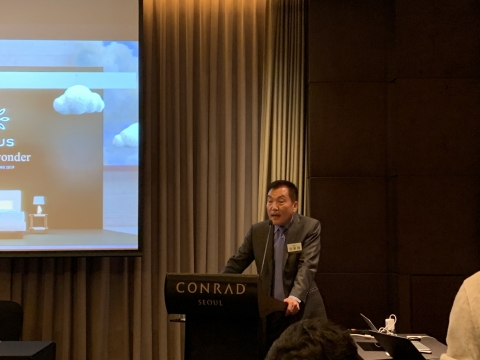 이윤재 지누스 대표 “48%의 소액주주 위해 재상장 결심”