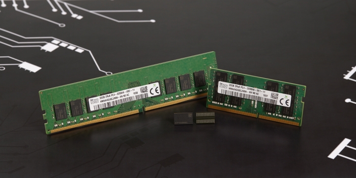 3세대 10나노급 미세공정을 적용한 16Gbit DDR4 D램. 사진=SK하이닉스