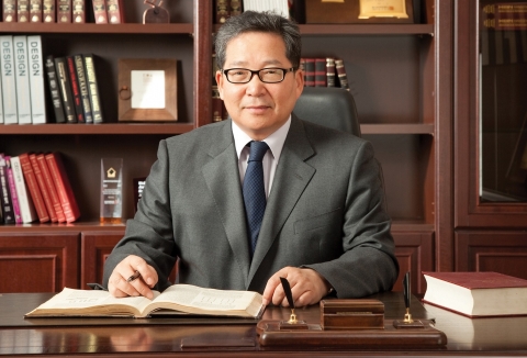 25년간 한샘 이끈 ‘가구왕’ 최양하 회장 퇴임