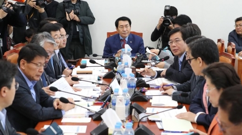 ‘예산안 조정소위’가 뭐길래···눈치싸움 펼치는 지방 의원들