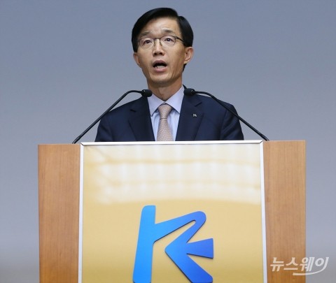 방문규 수출입은행장, 70억2188만원···전년比 10억2254만원↑
