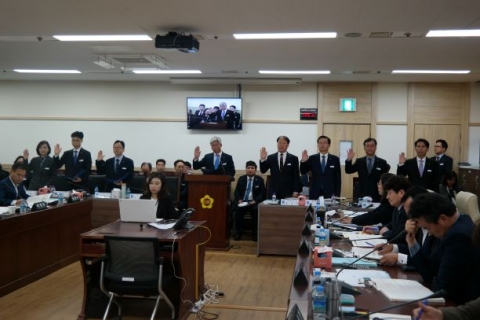 경기도의회 경제노동위, 경기신용보증재단 행정사무감사 실시