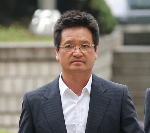 ‘별장 성접대 의혹’ 윤중천, 1심서 징역 5년6개월형