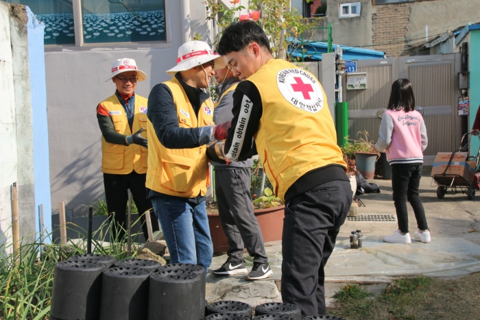 기아차 광주공장 적십자 봉사회, 사랑의 연탄 나눔 기사의 사진