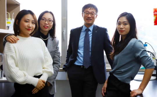 (왼쪽부터)이지현 학생, 이신해 박사, 민경진 교수, 이혜연 박사. 사진=인하대