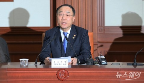 홍남기 “베트남, 신남방정책의 핵심파트너···협력 업그레이드”