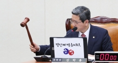 김학용 환노위원장, ‘탄력근로 6개월+선택근로 3개월’ 제안