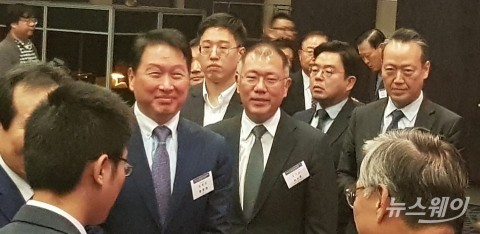 SK·현대차 中투자에 관심집중···최태원 ‘묵묵부답’·정의선 “다음에”