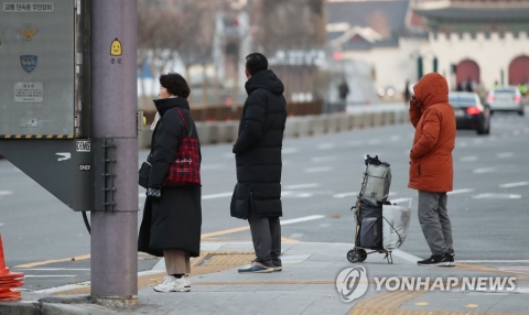  “주말 아침 많이 추워요”···서울 오전 체감 영하 8도