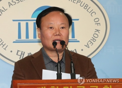 홍남기-김재원 ‘설전’···무슨일이?