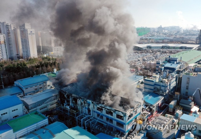 인천 석남동 화학물질 제조공장서 화재···6명 부상