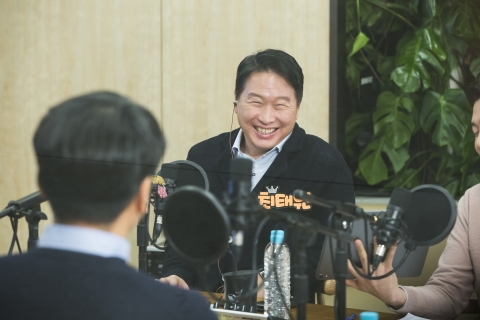 최태원 “구성원 행복과 사회 지속가능성 함께”···행복토크 100회 완주