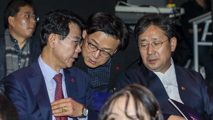  박양우 문체부 장관, 아시아문화전당에서 공연중인 ‘무사’ 관람 기사의 사진