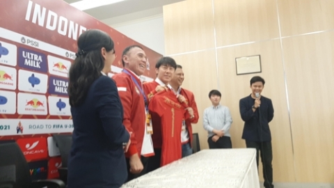 신태용, 인도네시아 대표팀 4년 계약···“한 걸음 한 걸음 전진”