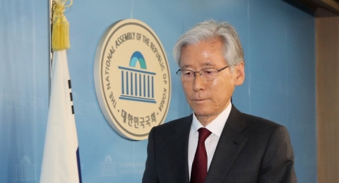 여상규 “21대 총선 불출마···더 이상 설 자리 없다”