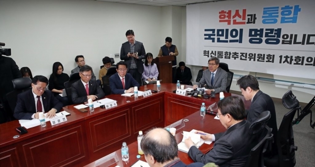 한국당·새보수당, 보수진영 통합 논의 지지부진