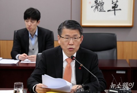 은성수 금융위원장 “카드업계, 고비용 마케팅 관행 개선해야”