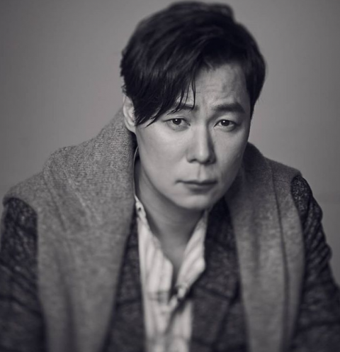 스타셰프 ‘최현석’ 악재 잇따라···해킹 피해에 사문서 위조 혐의까지