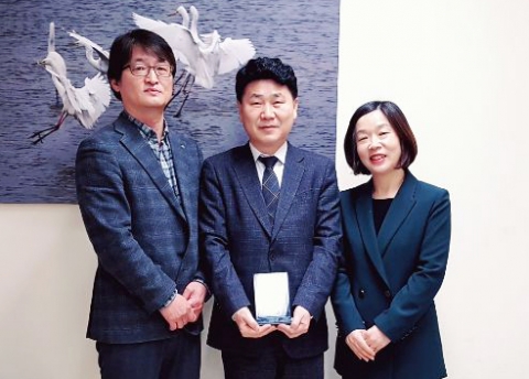 김원기 경기도의회 부의장, 초록우산 어린이재단으로부터 감사패 받아