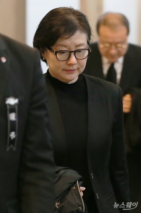 빈소에 모인 롯데 일가···사실혼 관계 서미경씨도 조문