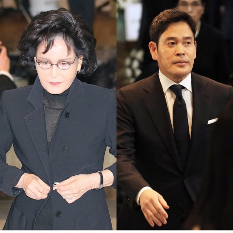 빈소 찾은 이명희 母子···“많은 얘기 나누고 갑니다”