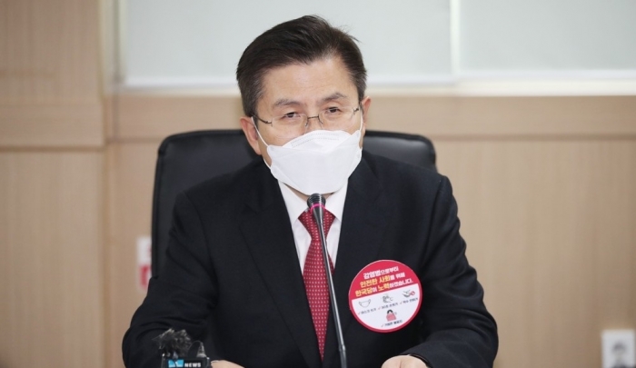 마스크 착용한 황교안 자유한국당 대표. 사진=연합뉴스 제공