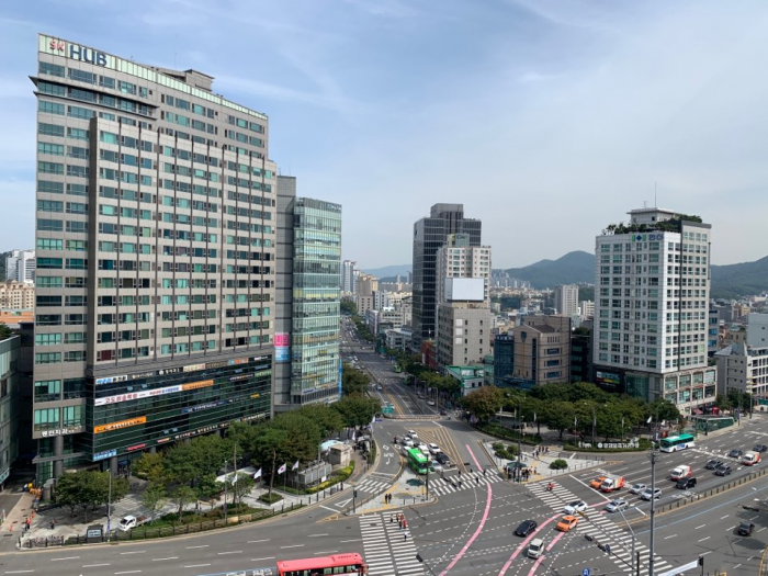 서울 양재역 인근 오피스 빌딩 및 상가 전경. 사진=상가정보연구소