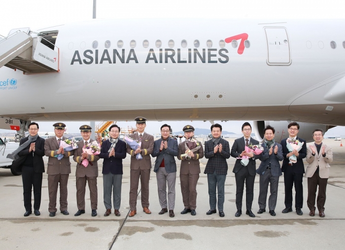 아시아나항공은 지난 4일 인천국제공항에서 차세대 중장거리 주력기종인 A350 11호기 도입식을 가졌다. 사진=아시아나항공 제공