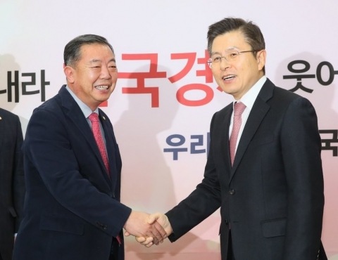 손학규 떠난 이찬열, 한국당에 입당···“지역 여론 따라”