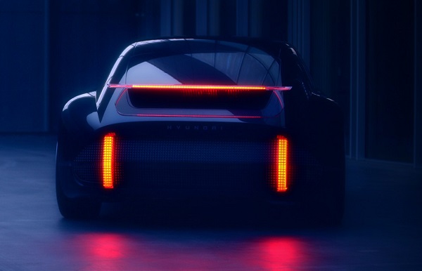 현대차, EV 콘셉트카 ‘프로페시’ 공개···미래 디자인 방향 잡다