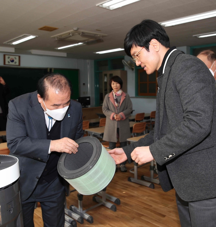 장휘국 광주시교육감, 신학기 미세먼저 대응 점검 기사의 사진