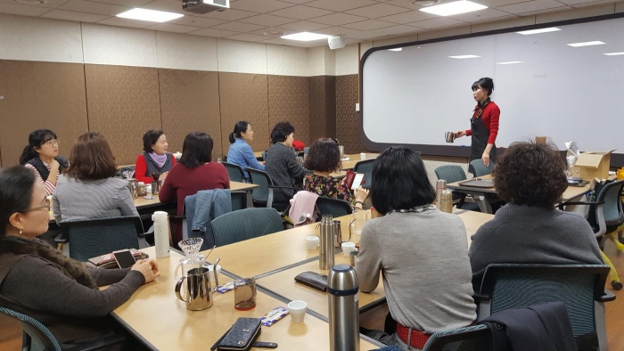 한국마사회 광주지사 문화센터 커피 바리스타 강좌 모습