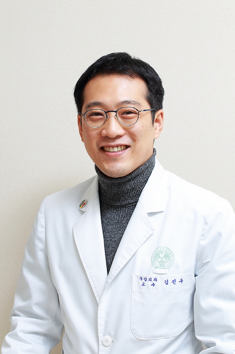 김진우 교수