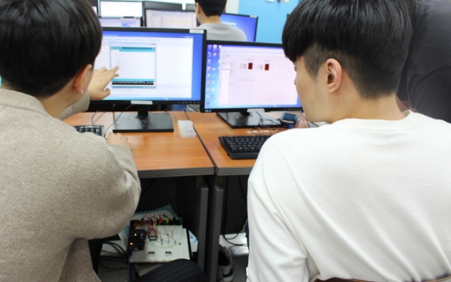한국IT직업전문학교 소프트웨어학과, 팀 단위 프로젝트식 교육