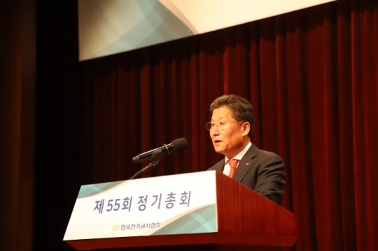 26일 한국전기공사협회 제26대 류재선 회장이 당선 수락 연설을 하고 있다.