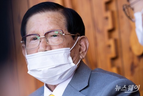 국세청, 신천지 특별세무조사 착수···조사관 200명 투입