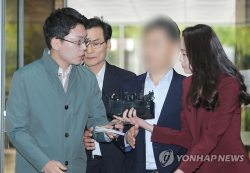 검찰, ‘버닝썬 경찰총장’ 윤모 총경 징역 3년 구형