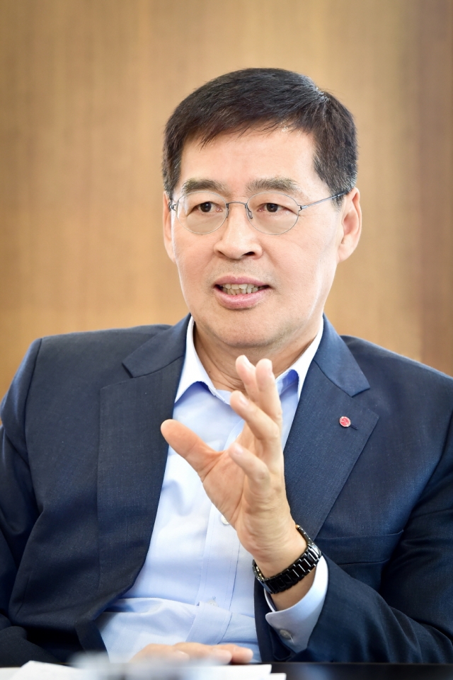 신학철 LG화학 부회장, 코로나19 극복 위한 전방위 지원