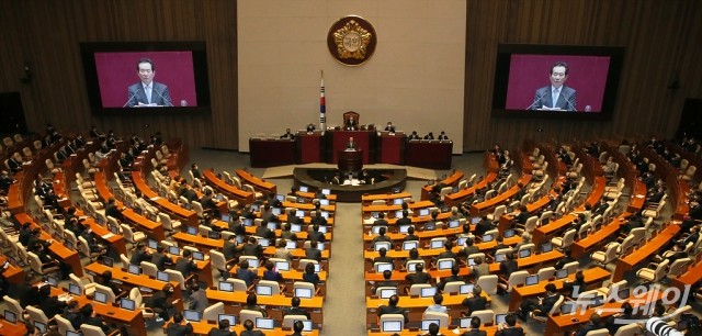 ‘n번방 방지법’ 국회 통과···성착취물 소지도 최대 징역 3년