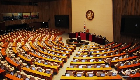 ‘최악’ 오명 남긴 20대 국회···오늘 임기 마무리