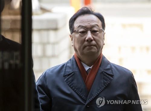 ‘인보사 의혹’ 코오롱 이우석, “안전성 문제없다”···혐의 부인