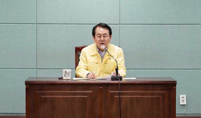 김종식 목포시장이 간부회의에서 모두발언을 하고 있다.