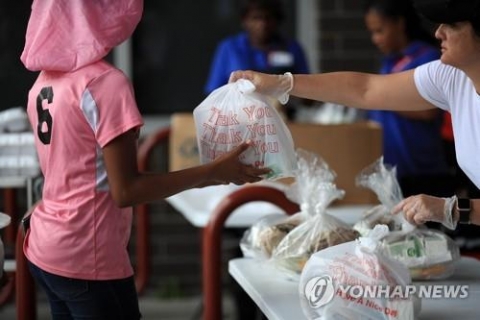미국 5월 실업률 13.3%···“코로나19 타격 최고조 예상 뒤엎어”