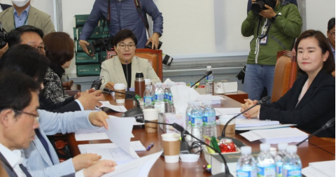문 대통령 요구한 고용보호법·국민취업제···20대 국회 마지막 과제