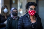 마스크 착용 속 상점 문 다시 여는 유럽···재확산 우려도 기사의 사진