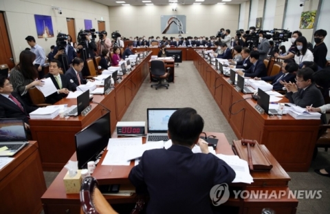 ‘통신비 인가제’ 폐지 두고 업계 ‘반색’···시민단체 ‘우려’