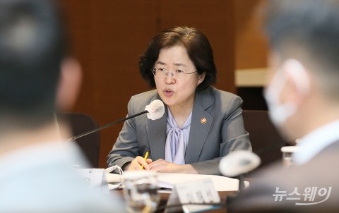 조성욱 공정위원장 “위생용품, 세계적 수준 소비자 안전 확보해야”