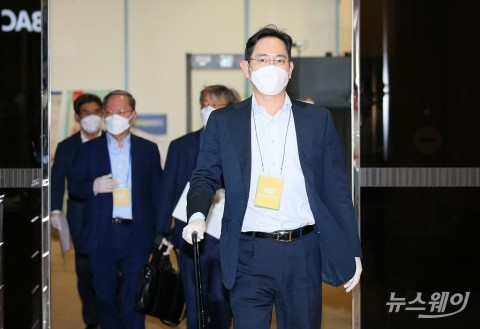 이재용 부회장, 2박3일 중국 출장 마치고 귀국