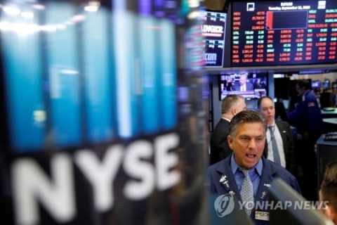 국제유가, 美 재고감소에 급등···WTI 4.8%↑